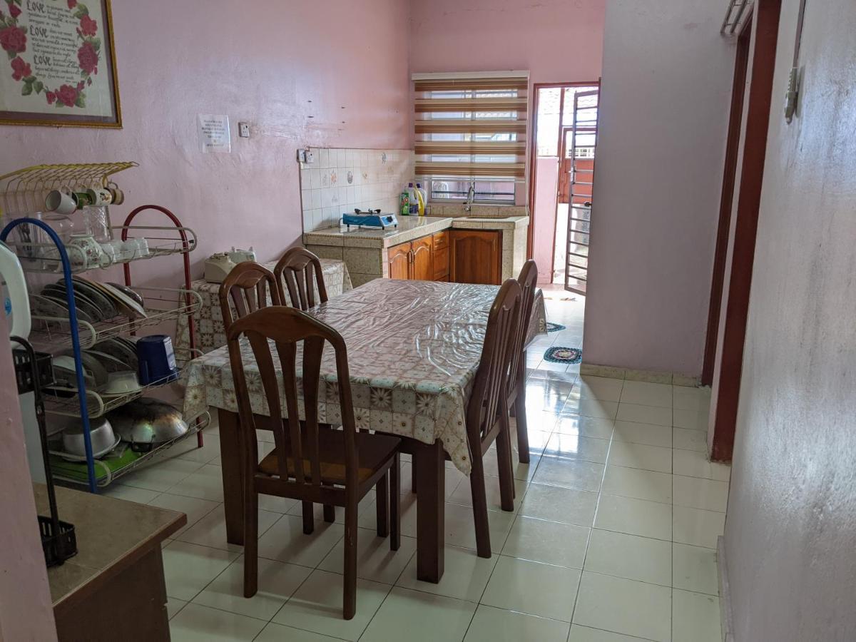 Aryani Homestay Kampong Kelemak Δωμάτιο φωτογραφία
