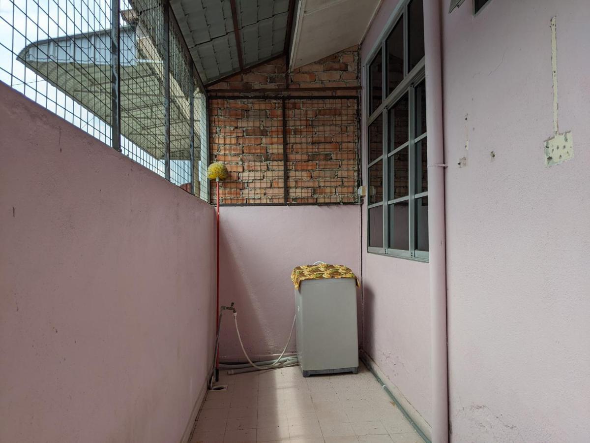 Aryani Homestay Kampong Kelemak Δωμάτιο φωτογραφία