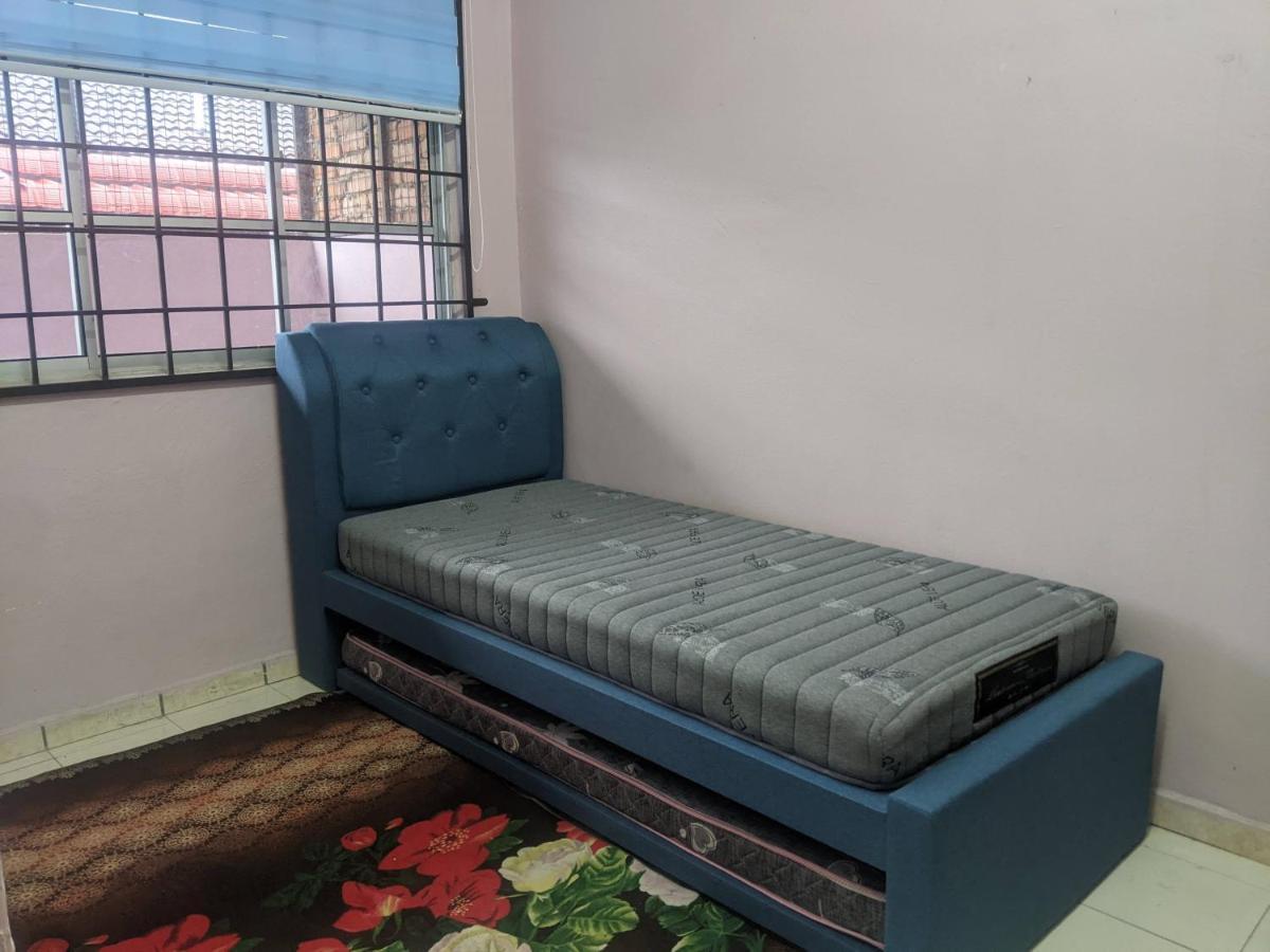 Aryani Homestay Kampong Kelemak Εξωτερικό φωτογραφία